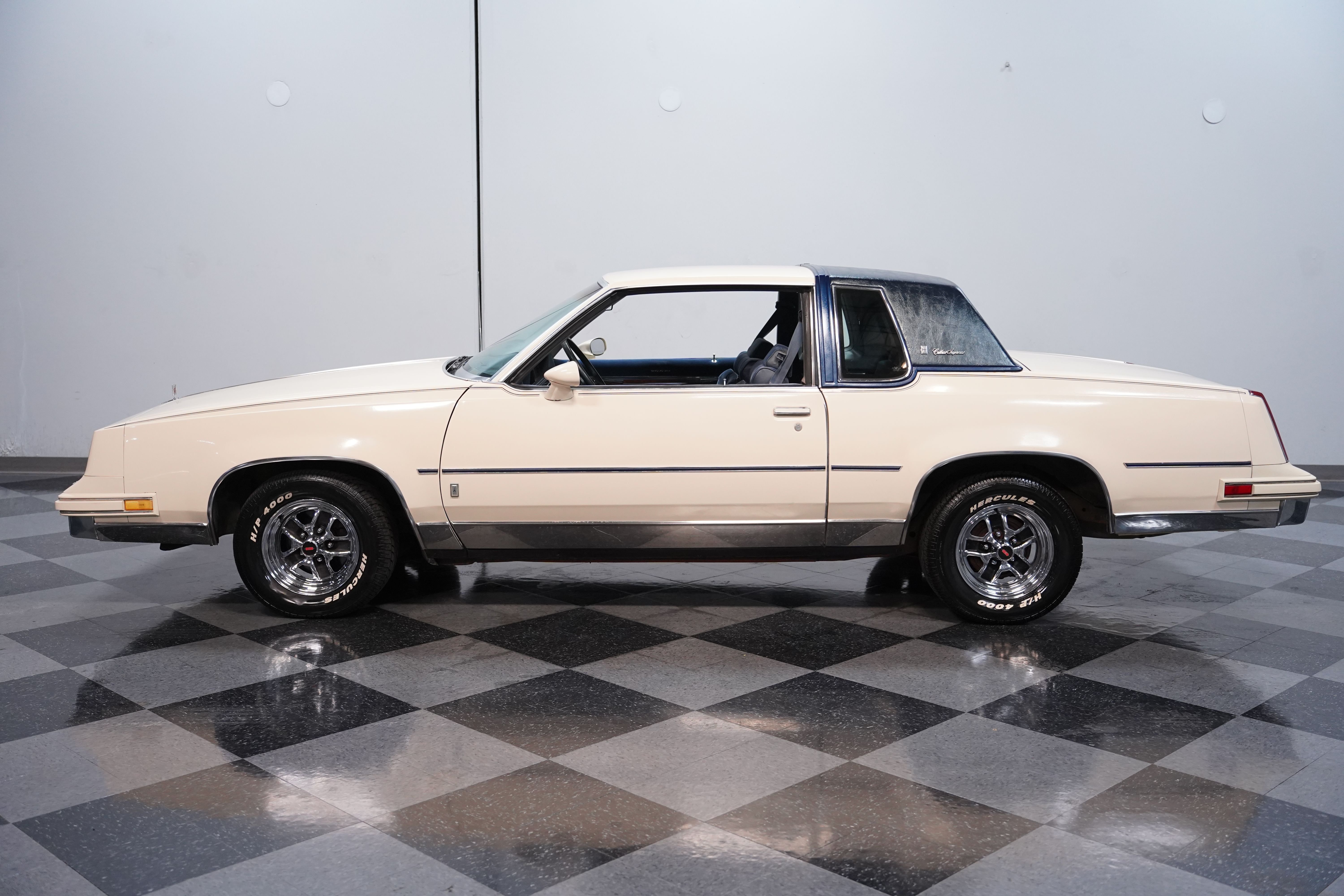 oldsmobile cutlass supreme 1984 1G3AM47Y4ER375310 image oldsmobile cutlass supreme 1984 1G3AM47Y4ER375310 image